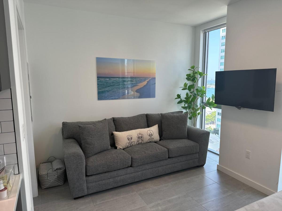 Comfortable Studio With King Bed And Queen Sofa-Bed Miami Exterior photo